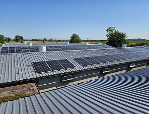 Výměna střešní krytiny na hale výkrmu prasat